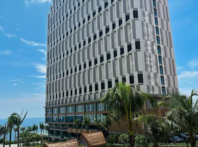 Khách sạn hẻo lánh Apec Mandala Mũi Né - 5*
