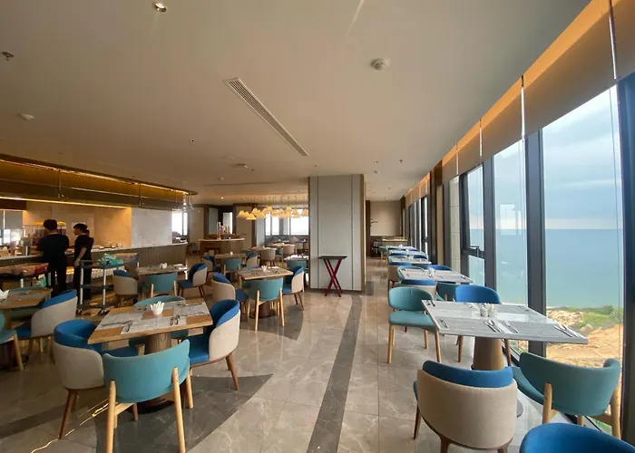 Khách sạn hẻo lánh Apec Mandala Mũi Né - 5*